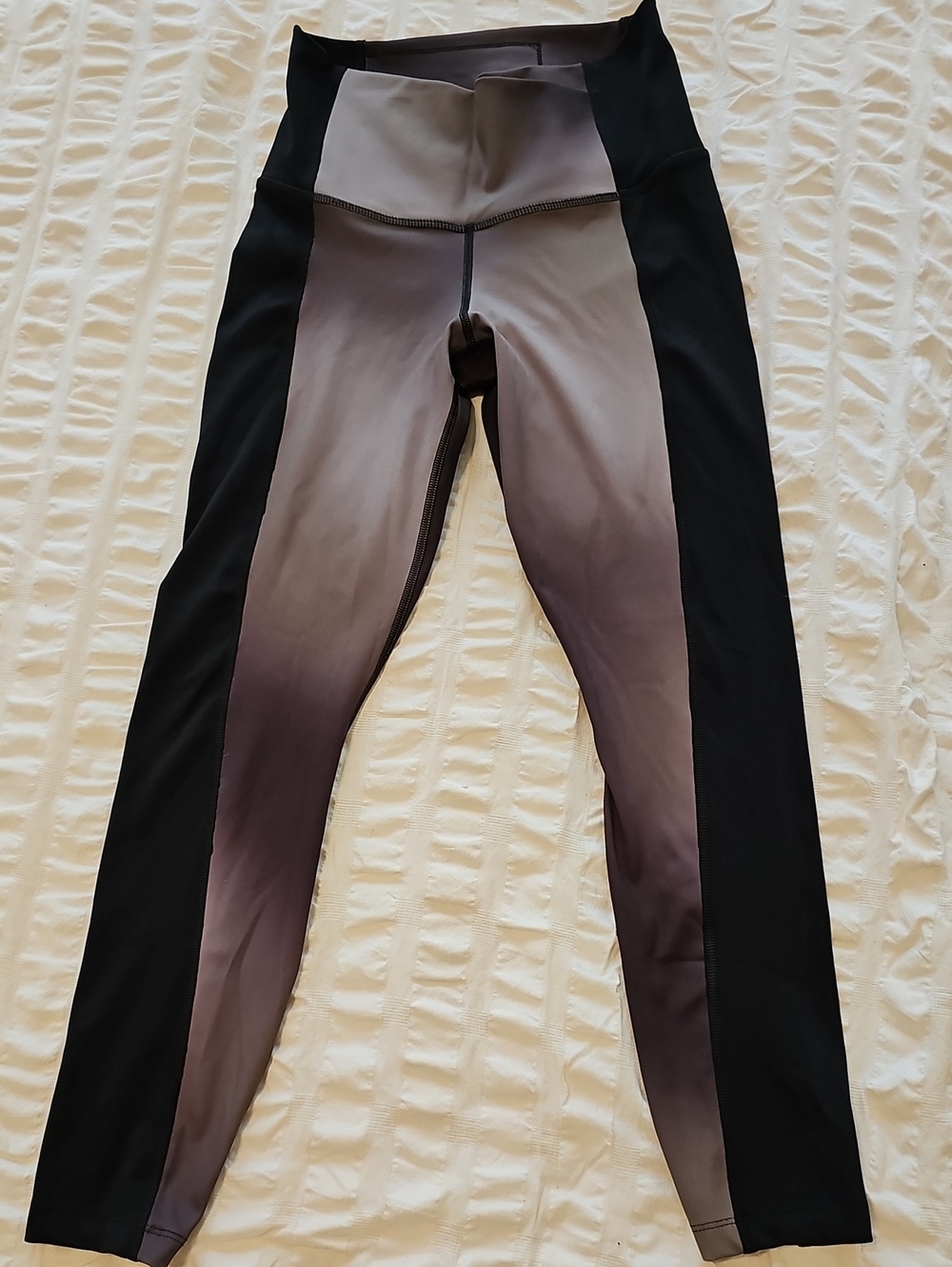 LNike Size M Yoga Cropped Ombre Gray to Black Side-Panel Leggings W/ Pocket